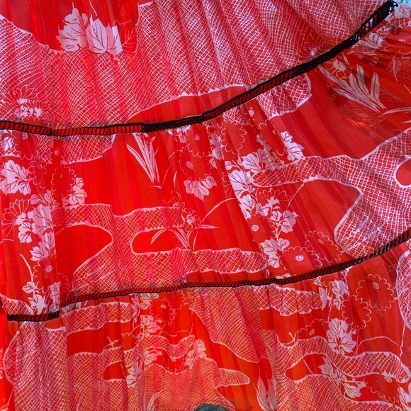 Red white and black coy fish pond dress - Picture 8 of 11